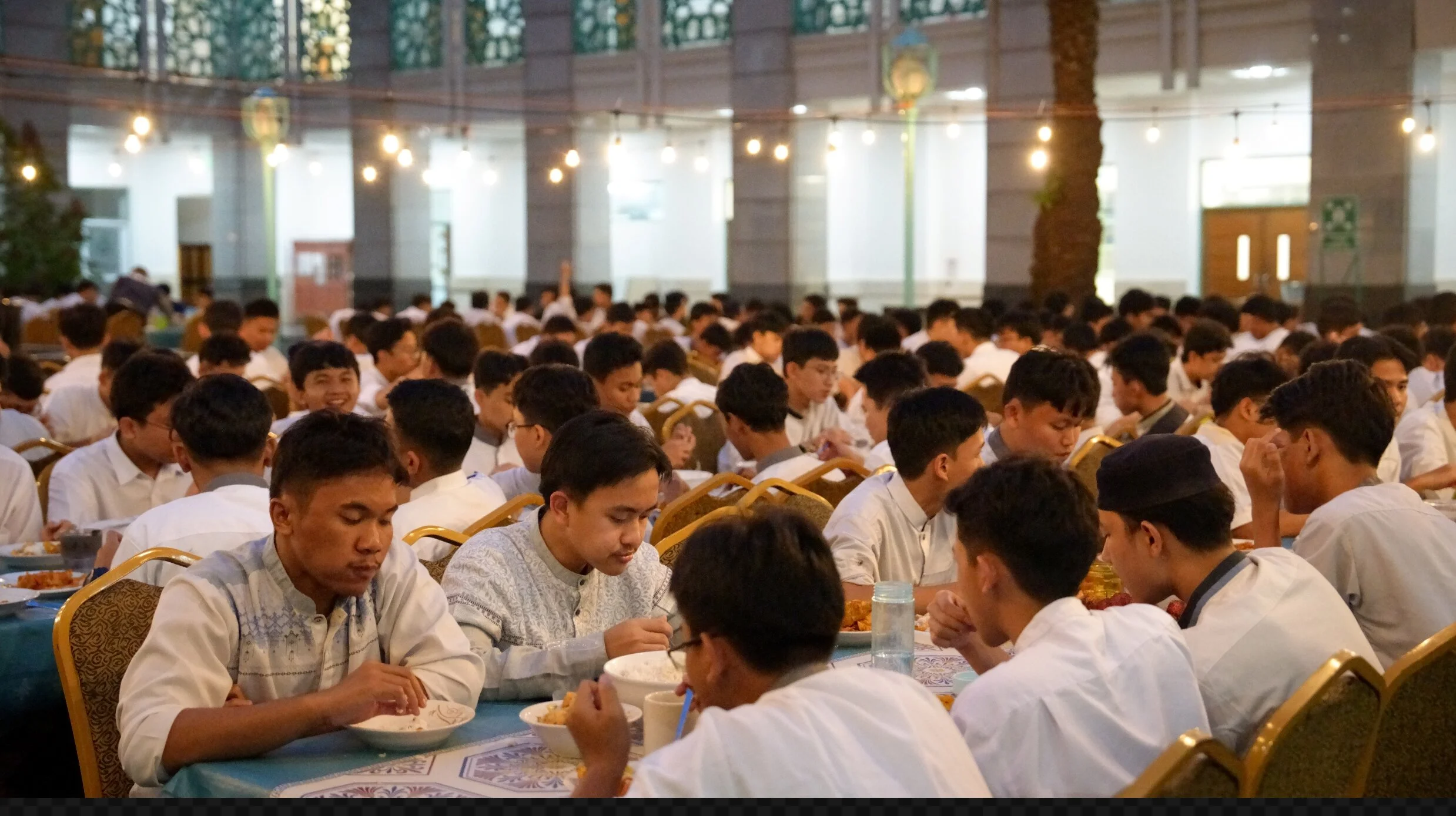 Foto 15 dari album Iftar Bersama Santri Tahfidz 2025